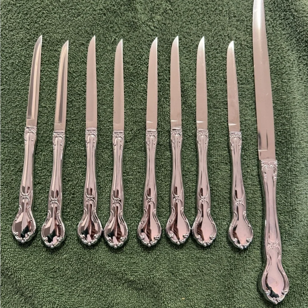 Vintage Carvel Hall stainless USA knives- set of 8 (8”) and 1 (13”)